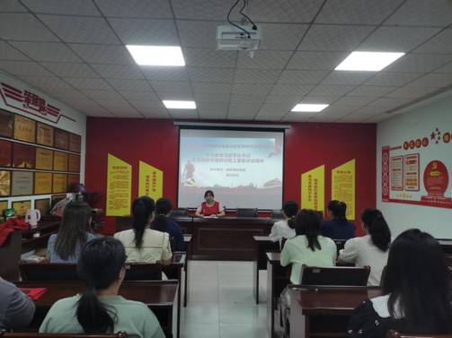 2022年9月8日,市城投集团志愿者在金山社区新时代文明实践站宣讲习近平总书记重要讲话精神 (1)