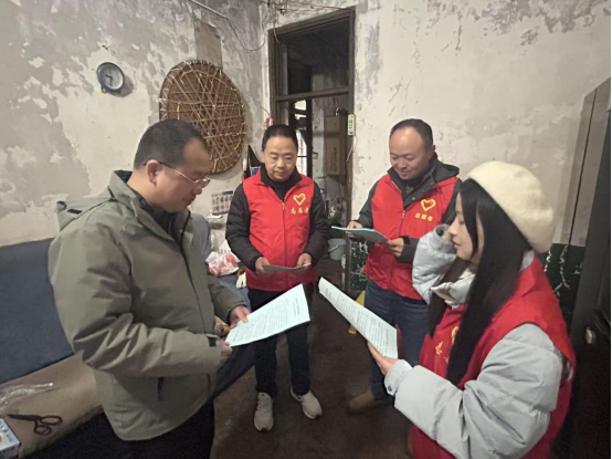 ���������뻧���� �Ѱ�ȫ��ɫ�����͵����ſ�