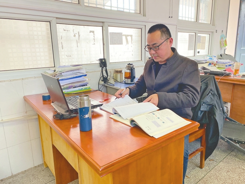 �˹��� ��������һ�� ������ְ����