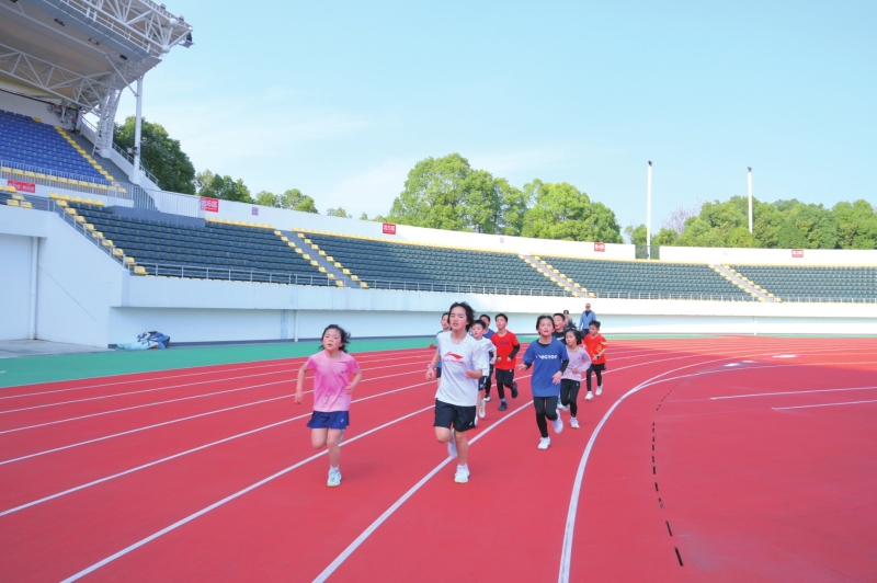 ����ʡ�˻᳡���������񿪷�