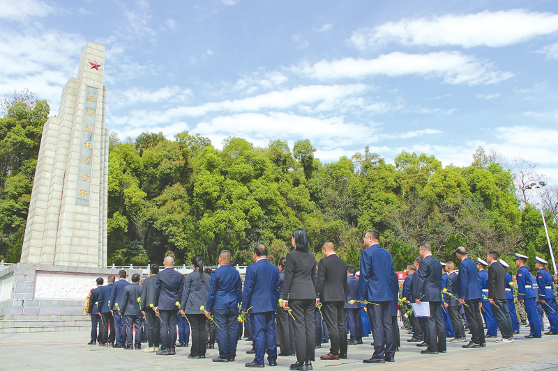 ������Ӣ�ҡ�׷Ѱ����־