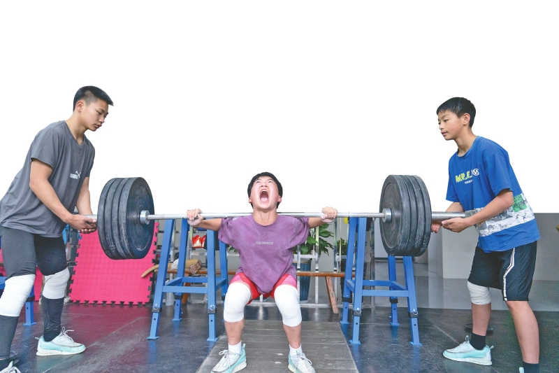 ���ع���˶�Ա����Ծ٣�ֻΪ��������һ˲���������