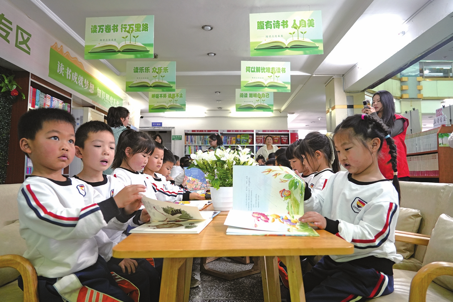 �»����Ľ���Ա���ڸ��������ϡ��汾�Ρ���