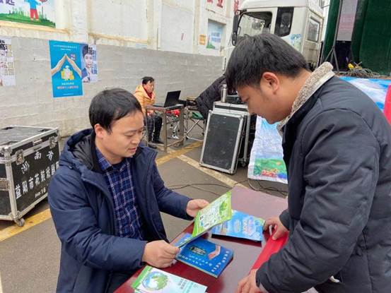 ˵: 081b7a94e3a02e0a62d95b584049b61