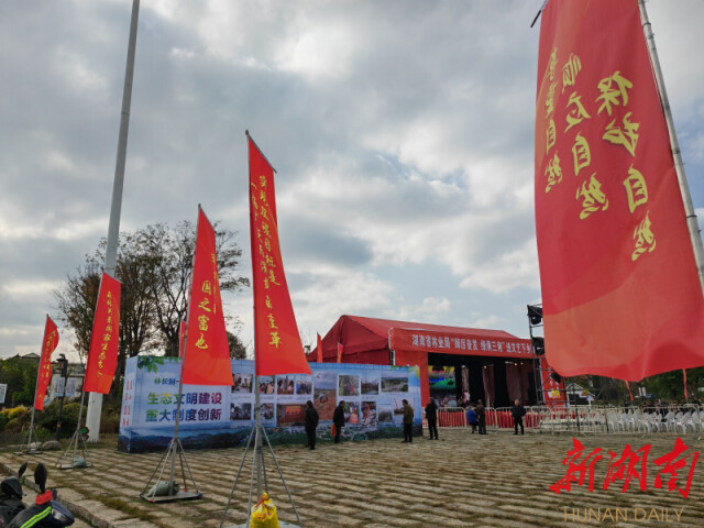 �������Ļ��������� ��Ϸ����������