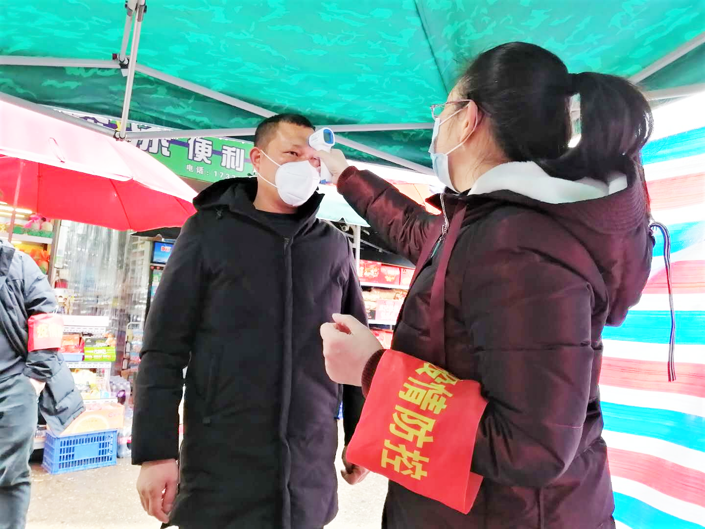 徐晓波:在雨雪中战“疫”的“梅花”.png 徐晓波:在雨雪中战“疫”的“梅花”.png