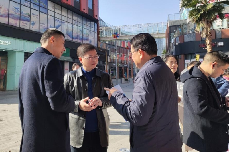 (市市场监管局局长龚悟云,党组书记朱崇文,党组成员,副局长刘志春在