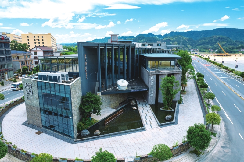 潮涌发展新高地 润泽产业万木春