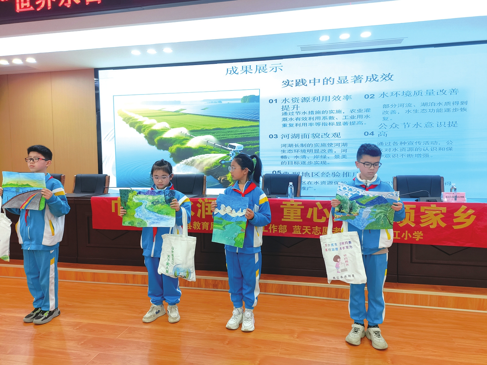 ������չʾ�滭��Ʒ